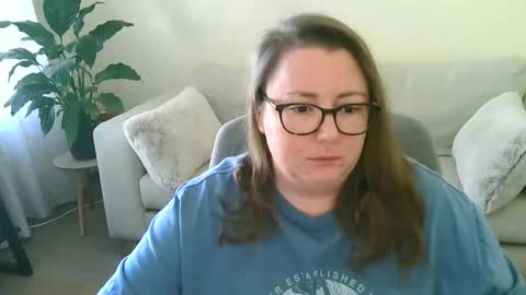 Moon Petal online show from October 22, 8:36 am