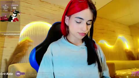 Snapshot of moon_red_r chatting on June 4, 2:34 pm Moon online show from June 4, 2:34 pm