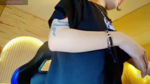 Snapshot of moon_red_r chatting on June 13, 12:36 pm Moon online show from June 13, 12:36 pm