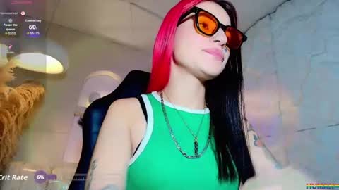 Snapshot of moon_red_r chatting on July 17, 8:14 pm Moon online show from July 17, 8:14 pm