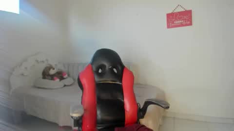 Snapshot of moon_solar chatting on May 23, 11:25 am Solar online show from May 23, 11:25 am