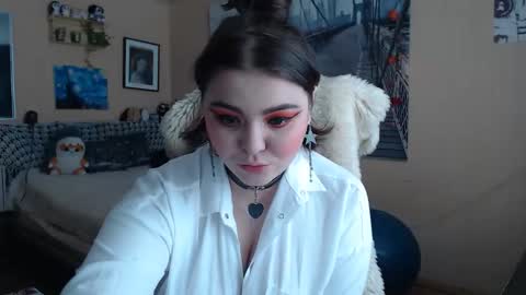 Snapshot of moon_sugar_ chatting on March 15, 10:10 am Keira online show from March 15, 10:10 am