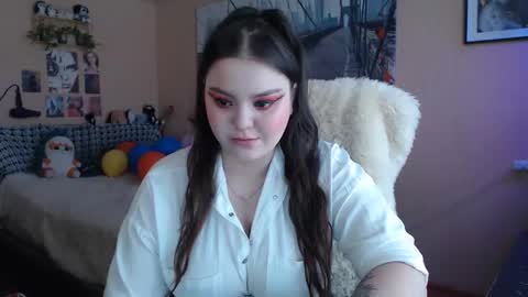 Snapshot of moon_sugar_ chatting on April 19, 12:26 pm Keira online show from April 19, 12:26 pm