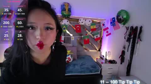 Snapshot of moon_water__ chatting on June 22, 10:34 am Moon Water online show from June 22, 10:34 am