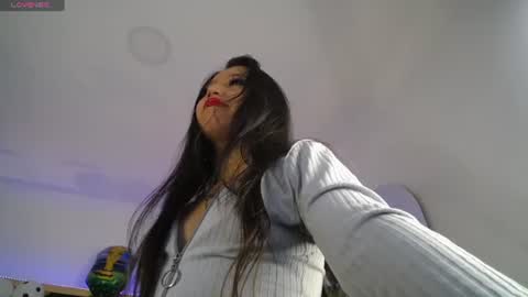Snapshot of moon_water__ chatting on June 23, 10:46 am Moon Water online show from June 23, 10:46 am