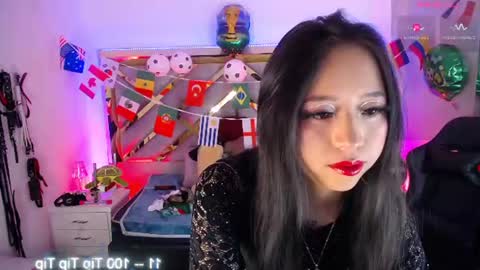 Snapshot of moon_water__ chatting on June 24, 10:47 am Moon Water online show from June 24, 10:47 am