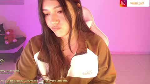 Snapshot of moonbella_bell chatting on May 10, 3:12 am bell online show from May 10, 3:12 am