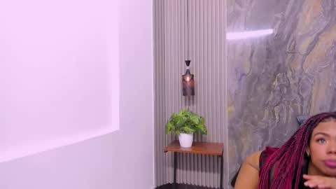 Snapshot of moonbrown chatting on March 13, 9:54 pm MoonBrown online show from March 13, 9:54 pm