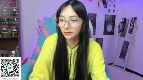 MOON  online show from October 29, 11:39 pm