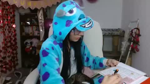 Snapshot of moonlady_ chatting on June 17, 1:52 am MOON online show from June 17, 1:52 am