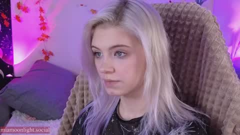 Mia   online show from December 4, 5:22 pm