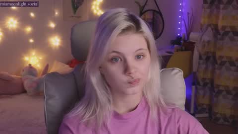 Mia   online show from December 24, 5:02 pm