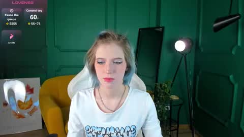 Asuna online show from October 15, 1:33 pm