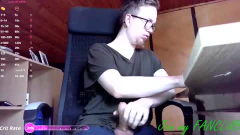 Snapshot of moonsexguy chatting on June 12, 6:56 am Flo online show from June 12, 6:56 am