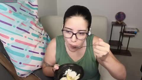 Snapshot of moonwoman_ chatting on April 28, 7:57 am Moon Woman online show from April 28, 7:57 am