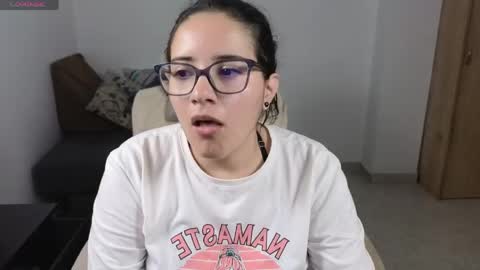 Snapshot of moonwoman_ chatting on May 22, 10:48 pm Moon Woman online show from May 22, 10:48 pm