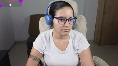 Snapshot of moonwoman_ chatting on May 29, 5:05 am Moon Woman online show from May 29, 5:05 am