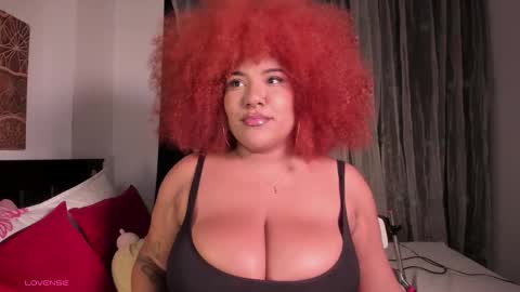 Snapshot of moradaniels chatting on November 2, 9:11 am   online show from November 2, 9:11 am