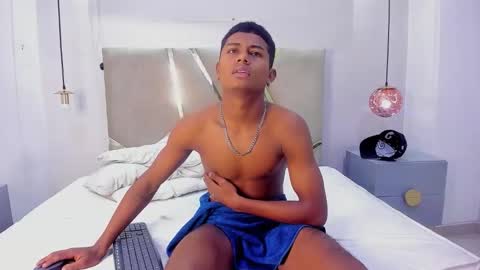 Snapshot of morenitodigno chatting on October 24, 7:43 pm Mmorenito online show from October 24, 7:43 pm