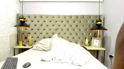 Snapshot of morenitodigno chatting on October 28, 7:16 pm Mmorenito online show from October 28, 7:16 pm