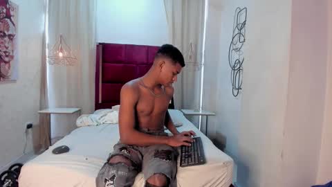 Snapshot of morenitodigno chatting on October 29, 8:54 pm Mmorenito online show from October 29, 8:54 pm