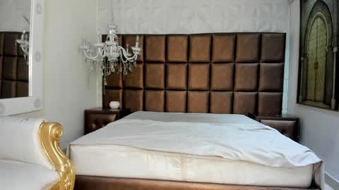 Snapshot of morenitodigno chatting on January 5, 6:44 pm Mmorenito online show from January 5, 6:44 pm