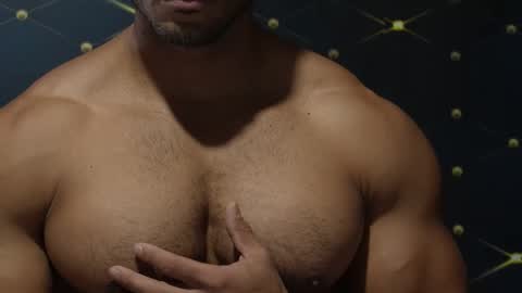 Snapshot of moreno1muscular chatting on November 5, 10:04 am moreno1muscular online show from November 5, 10:04 am