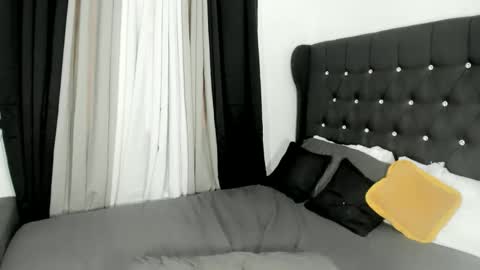 Snapshot of morgana_blackwood chatting on May 18, 4:40 am morgana_blackwood online show from May 18, 4:40 am