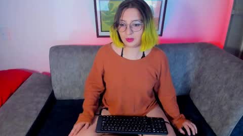 Snapshot of morgana_noctis chatting on May 14, 11:00 pm morgana_noctis online show from May 14, 11:00 pm