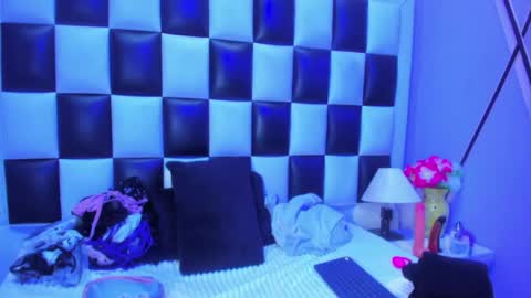 Snapshot of morganasmit_ chatting on June 25, 2:32 pm morganasmit_ online show from June 25, 2:32 pm