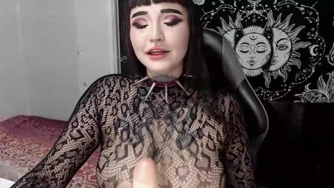 Morgan Moon online show from November 12, 4:40 pm