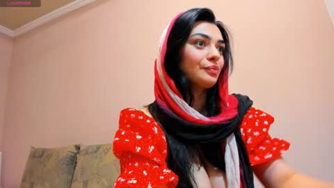 Snapshot of moroccan_diamond_ chatting on December 15, 6:48 pm Medina online show from December 15, 6:48 pm