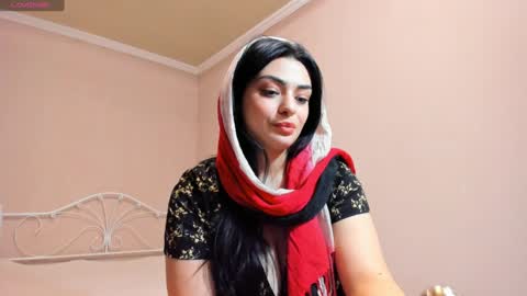 Snapshot of moroccan_diamond_ chatting on December 28, 7:01 pm Medina online show from December 28, 7:01 pm