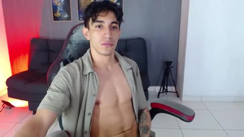 santii online show from March 3, 3:45 am