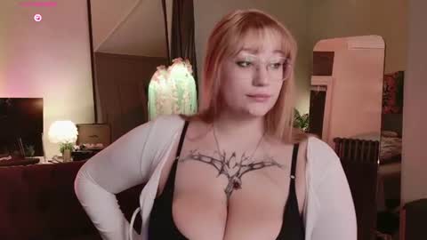 Snapshot of morvelyn chatting on July 14, 9:31 pm morvelyn online show from July 14, 9:31 pm