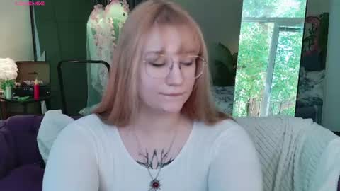 Snapshot of morvelyn chatting on July 28, 11:17 am morvelyn online show from July 28, 11:17 am