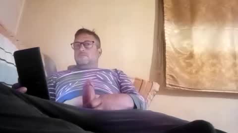 Snapshot of mospeleu chatting on May 17, 6:22 am Nomadu online show from May 17, 6:22 am