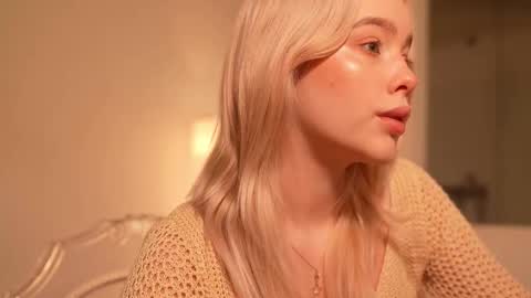 Snapshot of mother__of__dragons chatting on October 4, 11:47 pm Deni and Jett my weekly schedule online show from October 4, 11:47 pm