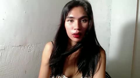 Snapshot of mouiline_rouge69 chatting on April 1, 5:30 am mouiline_rouge69 online show from April 1, 5:30 am