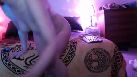 Snapshot of mountainbeauty chatting on December 24, 8:22 am mountainbeauty online show from December 24, 8:22 am