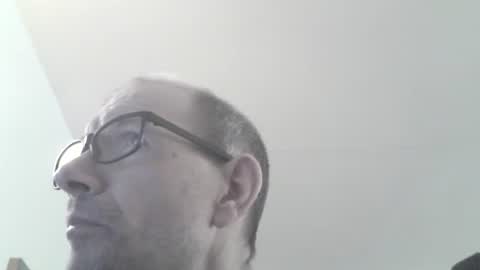 Snapshot of moviem1978 chatting on March 17, 12:08 pm Frederik online show from March 17, 12:08 pm