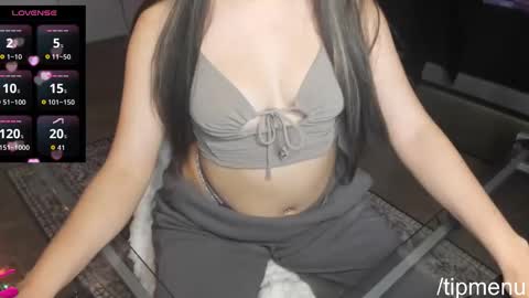 Snapshot of moxiexfoxie chatting on April 22, 5:54 am moxieXfoxie online show from April 22, 5:54 am