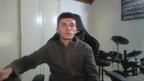 Snapshot of mr_andresr chatting on September 25, 3:32 am Andy online show from September 25, 3:32 am