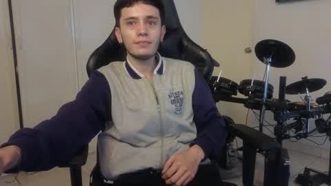 Snapshot of mr_andresr chatting on October 27, 5:39 pm Andy online show from October 27, 5:39 pm