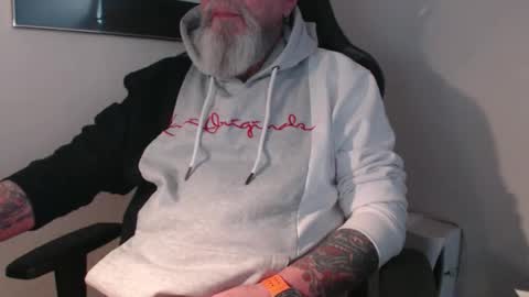 Snapshot of mr_boombastic2021 chatting on April 4, 8:45 am mr_boombastic2021 online show from April 4, 8:45 am