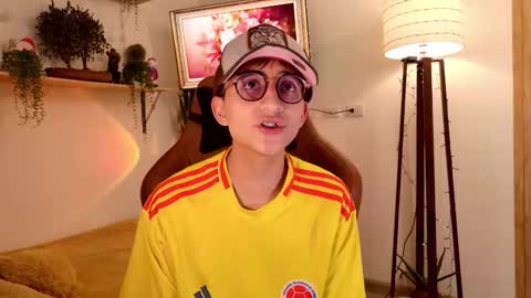 Mr Evans online show from December 16, 5:51 pm