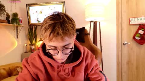 Mr Evans online show from December 19, 5:53 pm