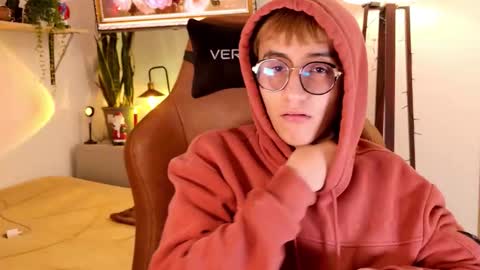 Mr Evans online show from December 20, 4:47 pm