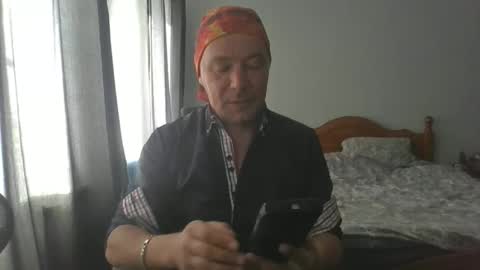Snapshot of mr_i_ chatting on May 11, 4:04 pm mr_i_ online show from May 11, 4:04 pm