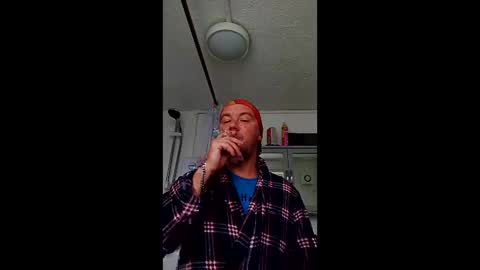 Snapshot of mr_i_ chatting on June 5, 8:20 am mr_i_ online show from June 5, 8:20 am